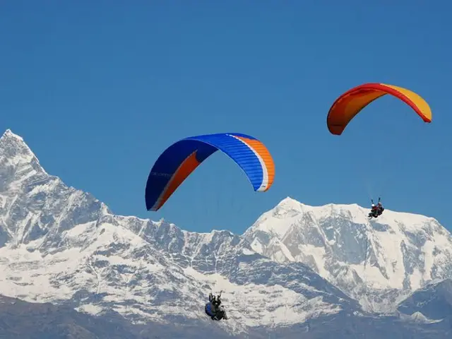 Paragliding tour in Pokhara