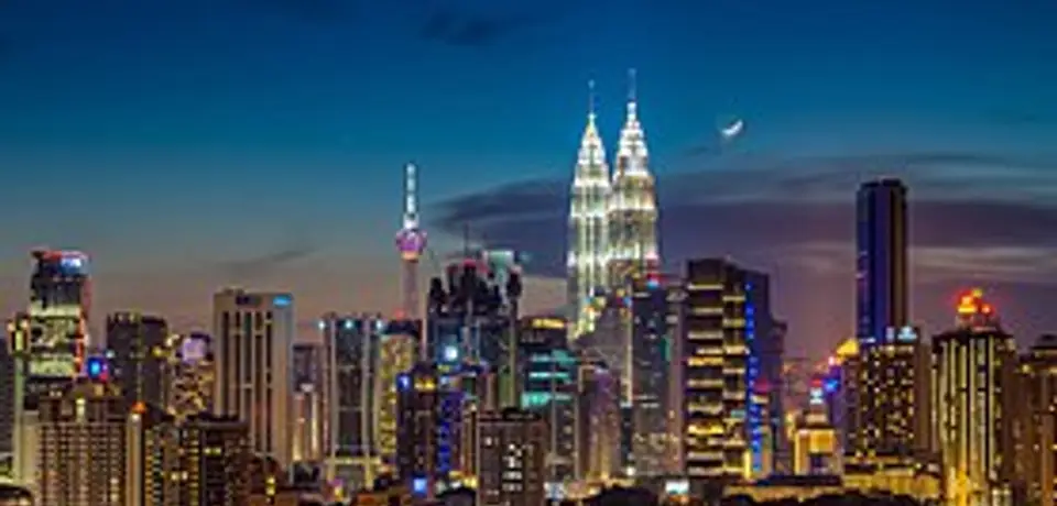 1728b641-a8f9-4a0a-9f8b-f9711b674b5e-278px-Moonrise_over_kuala_lumpur.jpg