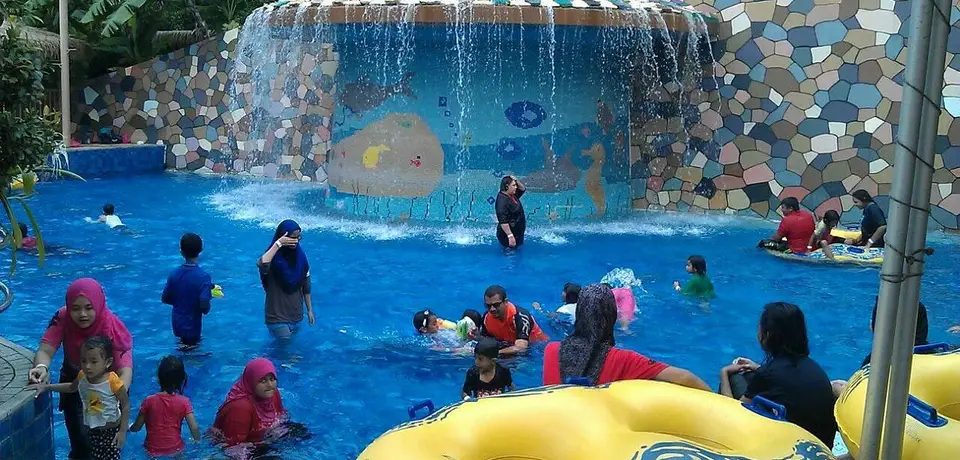271991d8-0977-4bb9-8992-c02d9e2529f5-wet-world-water-park.jpg