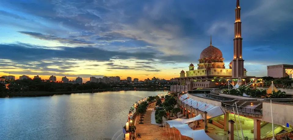 3bb3551e-1328-495a-8c12-26e0bfc97b03-Putrajaya-Tour.png