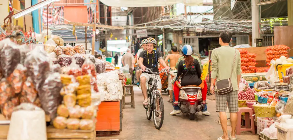 5dc54a54-a58f-4501-9797-7f25489bd808-fi-Thailand-Fietstour-Bangkok-Go-Blue-fietsen-en-varen-door-China-Town.jpg