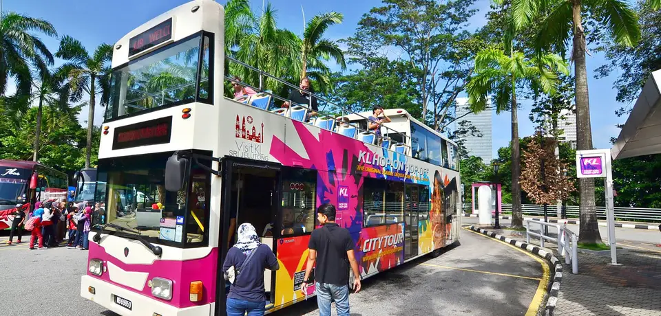 e49c6f9d-119e-4a27-89da-4ae28ae7d57e-malaysia-tour-bus-kl-tourism-tourists.jpg